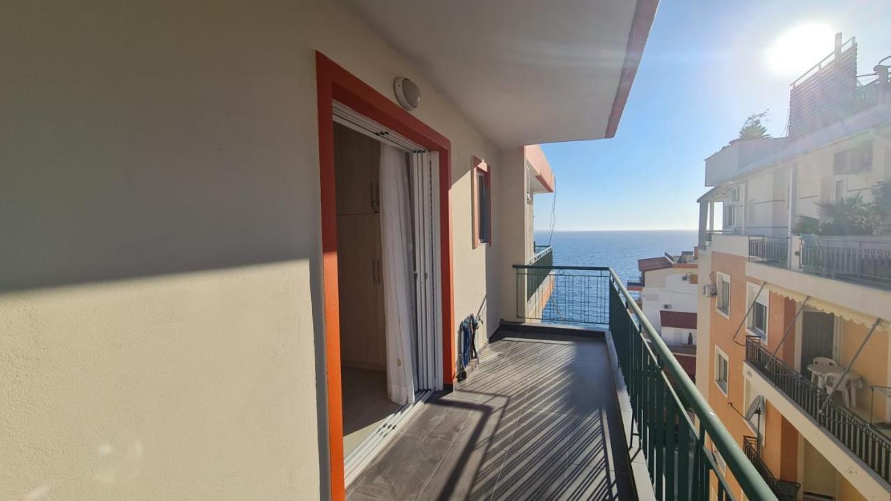 Appartamento Orange Sea View Penthouse Sarandë Esterno foto